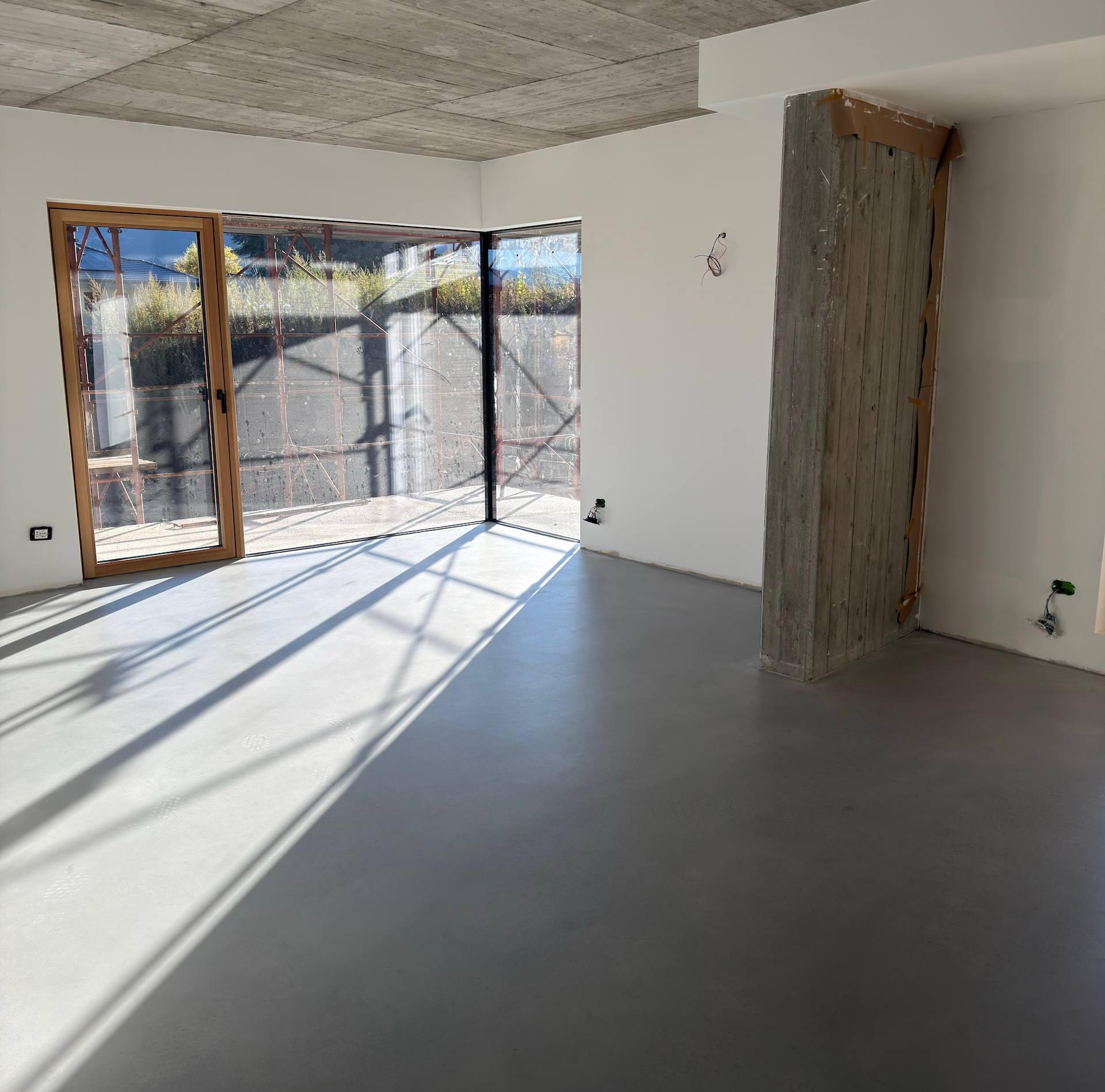 microcemento Architop, Smoke shade, soggiorno, cucina, bagno, Rovereto (TN)